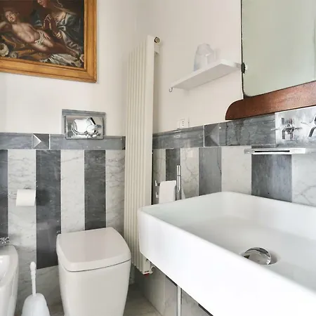 90m² 2 Slaapkamer, 2 Privé Badkamer In Historical Center Appartement Florence