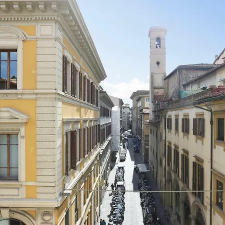 شقة 90 متر مربع من 2 غرفة و2 حمام خاص في Historical Center فلورنس