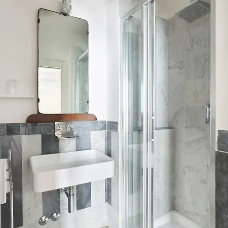 90m² 2 Slaapkamer, 2 Privé Badkamer In Historical Center Florence