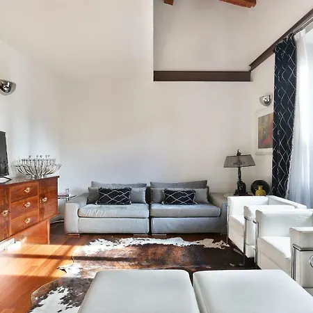 Appartement 90m² 2 Slaapkamer, 2 Privé Badkamer In Historical Center Florence