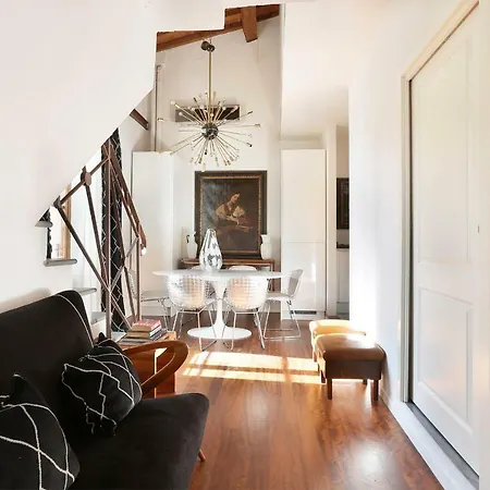 90m² 2 Slaapkamer, 2 Privé Badkamer In Historical Center Appartement Florence